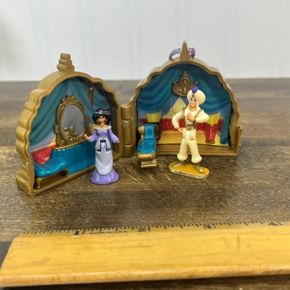 VINTAGE DISNEY MATTEL ALADDIN ONCE UPON A TIME LOCKET‎ PLAYSET NECKLACE
